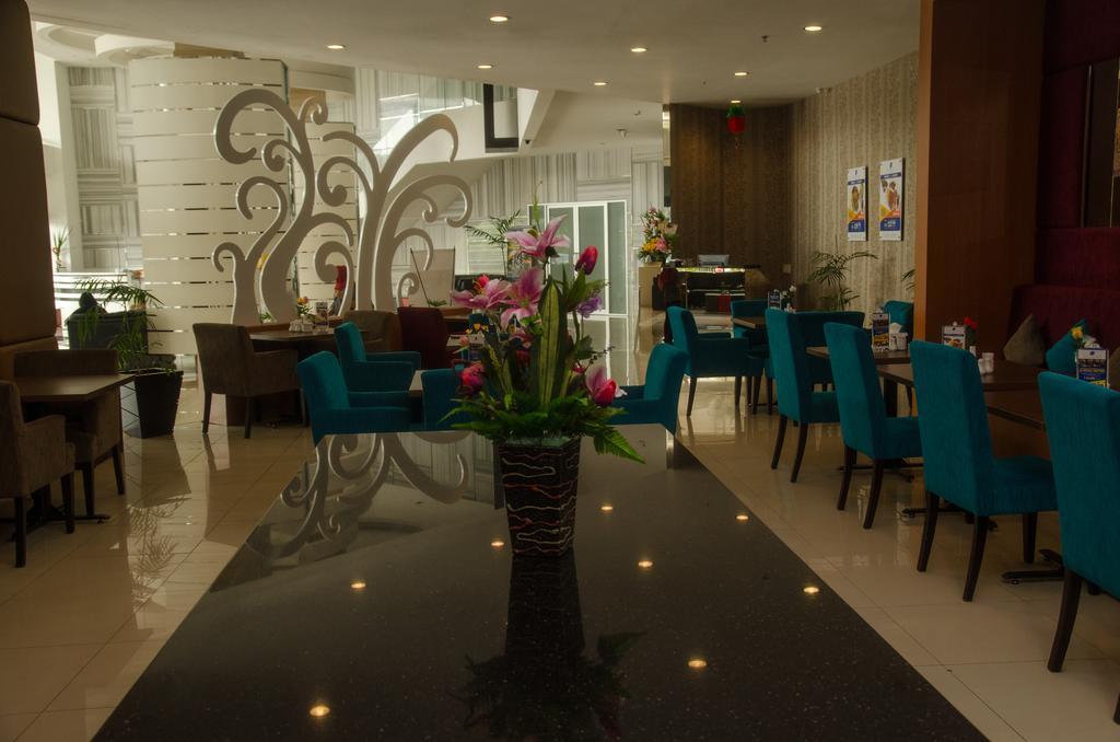 Royal Suite Condotel Medan Esterno foto