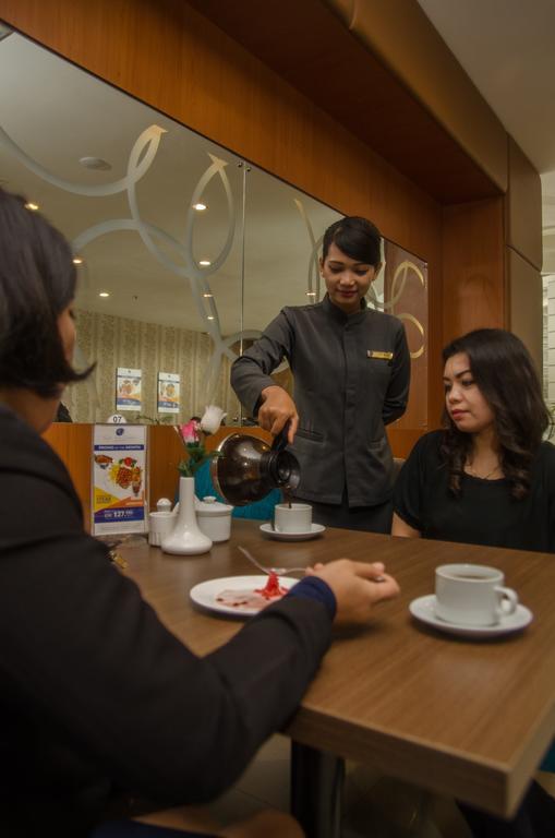 Royal Suite Condotel Medan Esterno foto