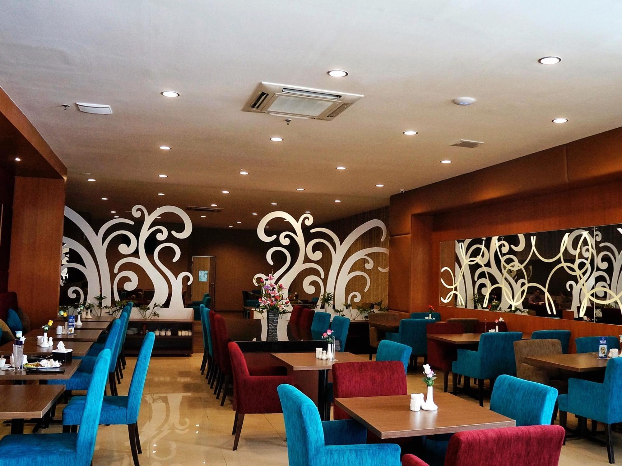 Royal Suite Condotel Medan Esterno foto