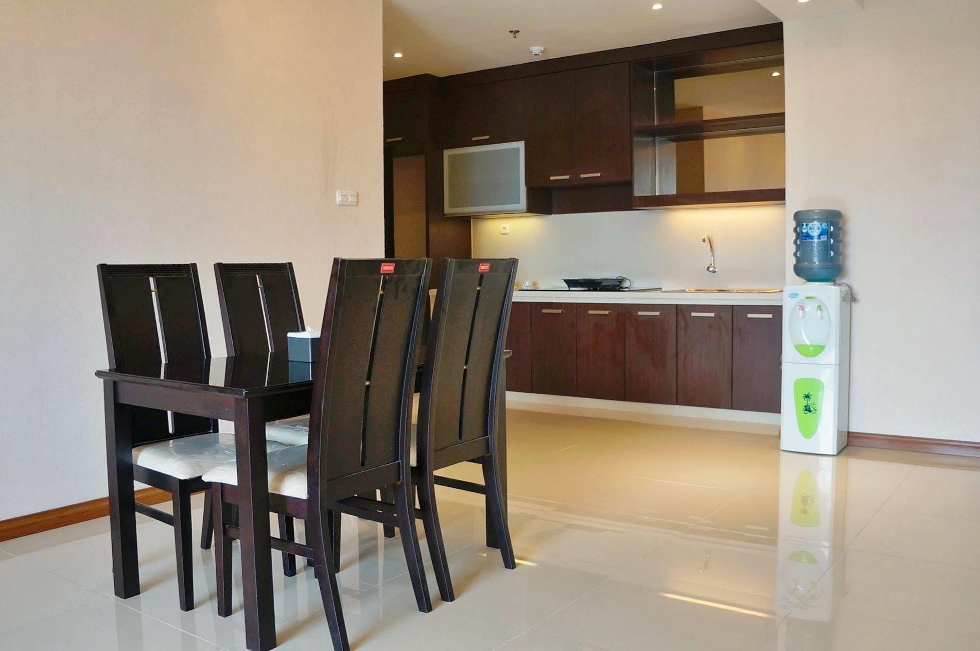 Royal Suite Condotel Medan Esterno foto
