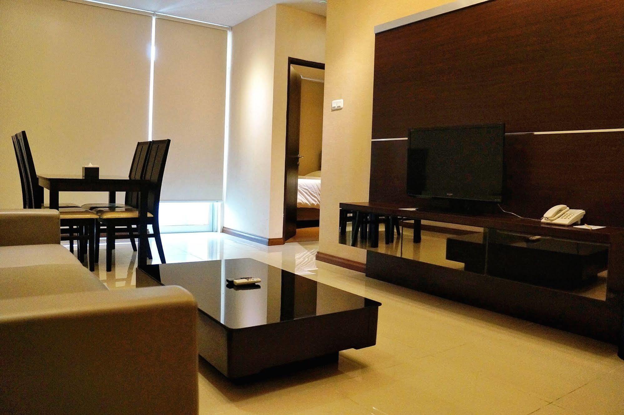 Royal Suite Condotel Medan Esterno foto