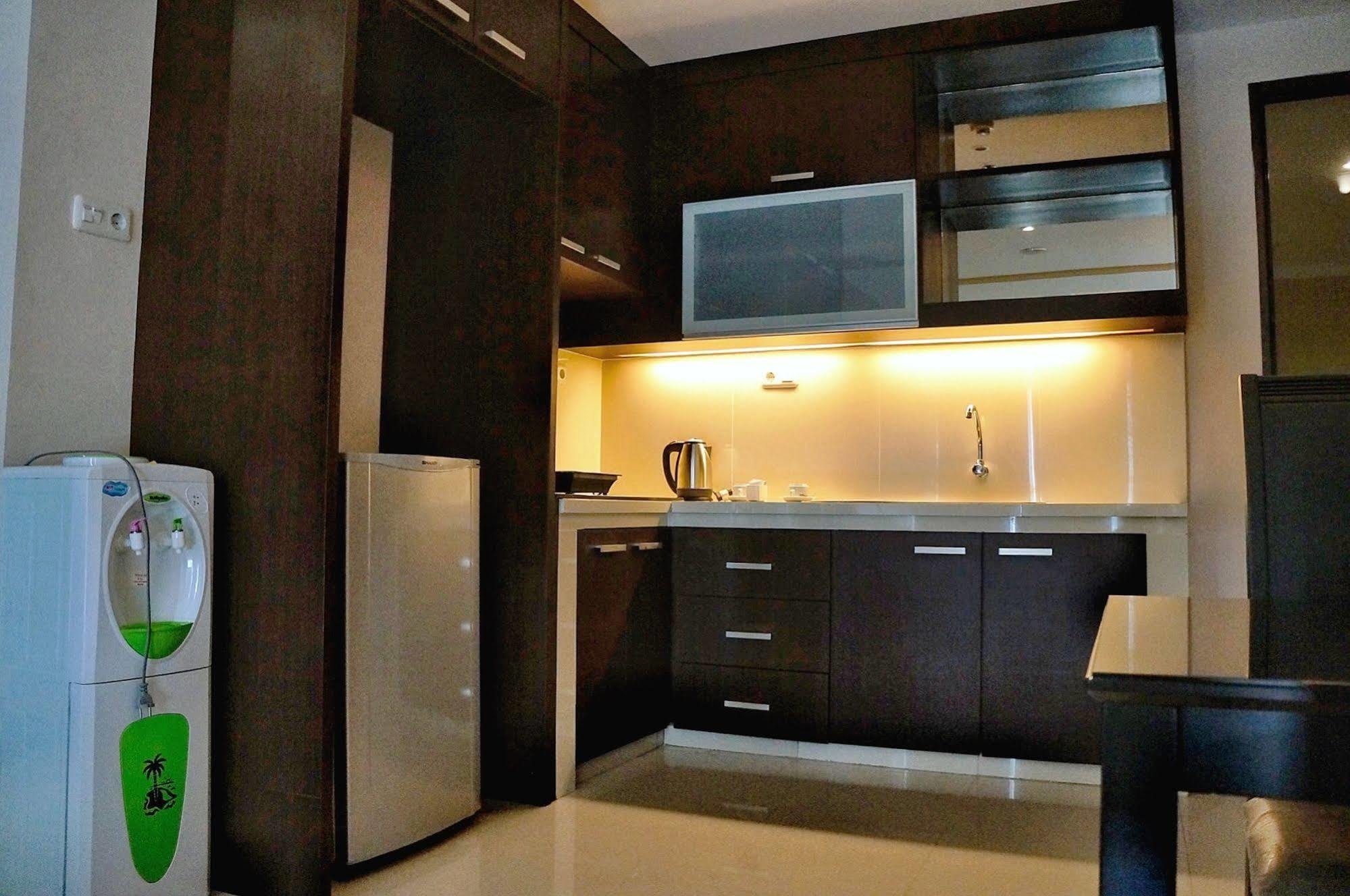 Royal Suite Condotel Medan Esterno foto