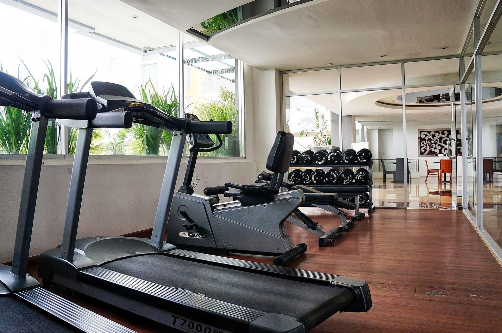 Royal Suite Condotel Medan Esterno foto